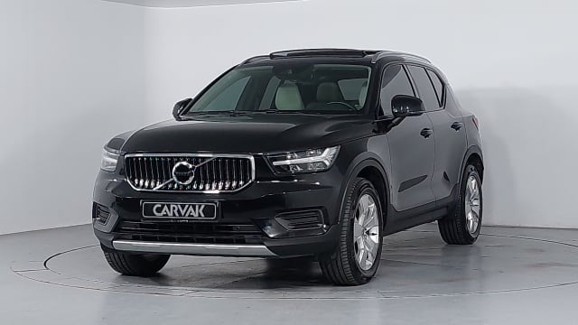 Volvo • XC40