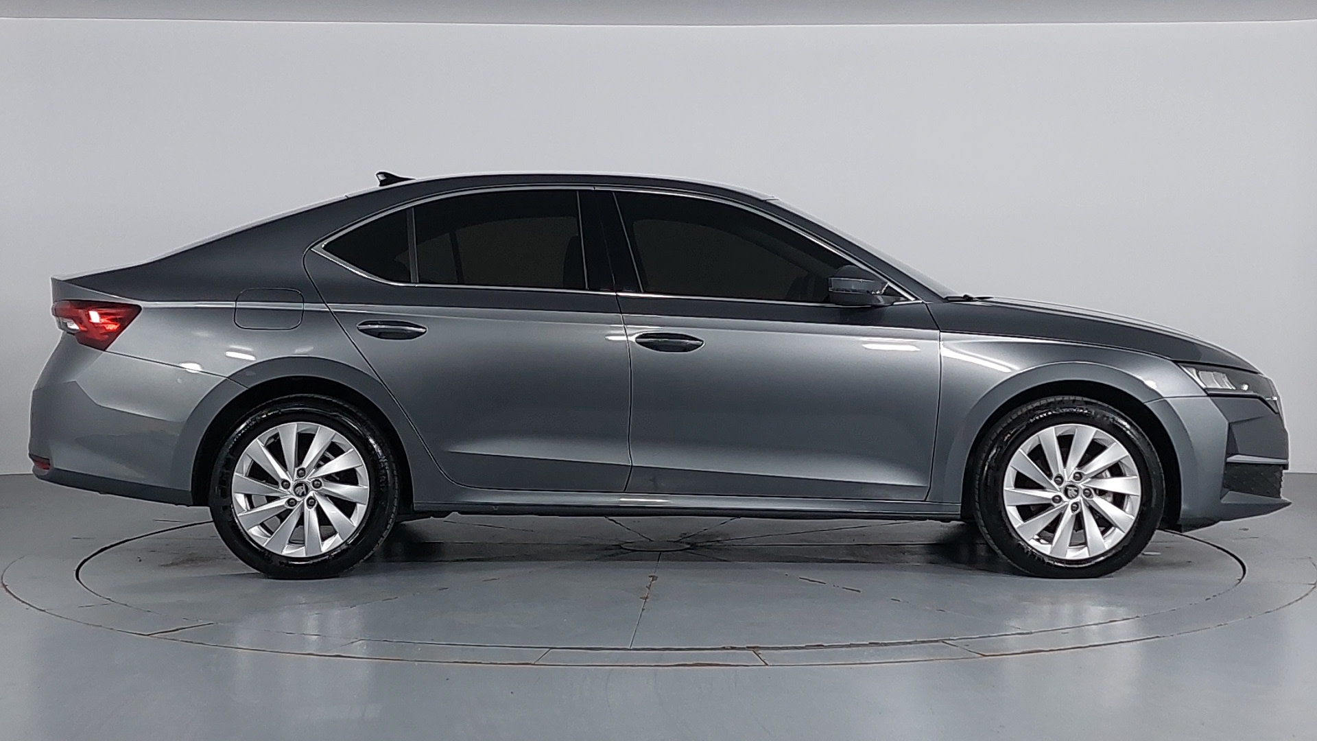 Skoda Octavia 1.5 Mhev Premium 4